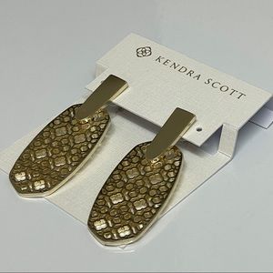 Kendra Scott Aragon Gold Drop Earrings in Gold Filigree